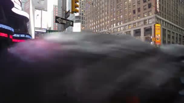 Intersezione affollata sulla 42esima strada, Manhattan — Video Stock