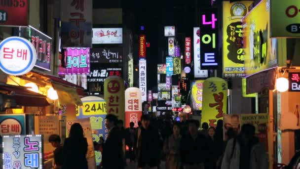 Entertainment district van Myeong-dong, Seoul — Stockvideo