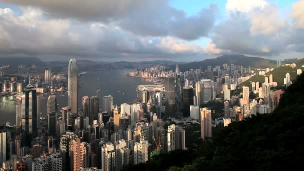 Zakenwijk en Victoria Harbour, Hong Kong — Stockvideo