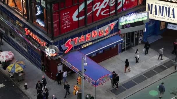 Broadway söker mot Times Square — Stockvideo