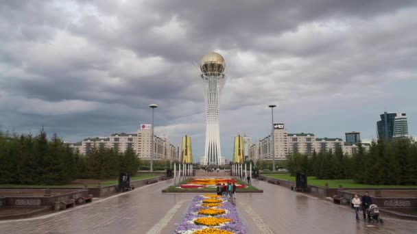 Центральный бульвар и Байтерек, Астана — стоковое видео
