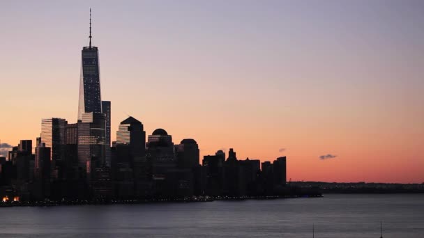 Manhattan over de Hudson rivier — Stockvideo