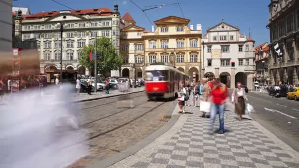 Praga Centro de la ciudad con peatones — Vídeos de Stock