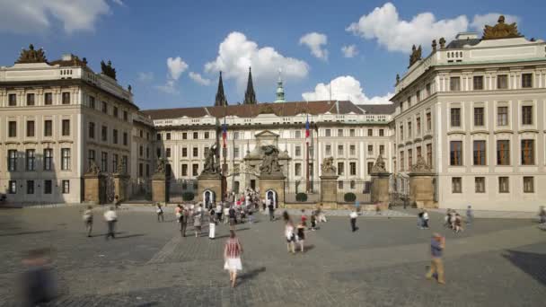 Castillo de Praga con la catedral de San Vito — Vídeo de stock