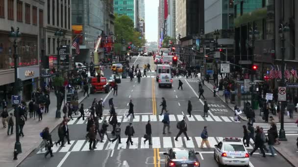 42-я улица в центре Манхэттена — стоковое видео