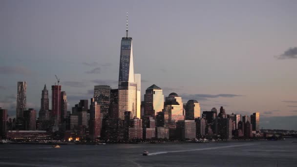 Manhattan do outro lado do rio Hudson — Vídeo de Stock