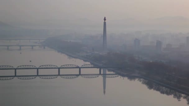 Утренний вид на город, Пхеньян — стоковое видео