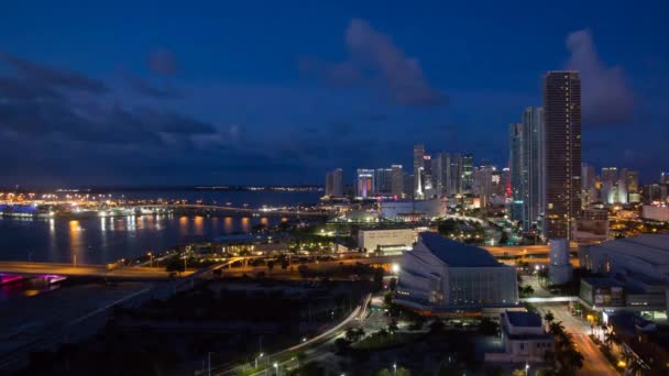 Biscayne Boulevard och horisonten av Miami — Stockvideo