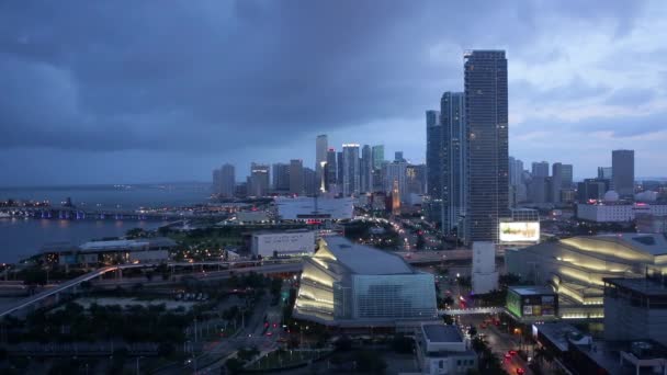 Biscayne Boulevard och horisonten av Miami — Stockvideo