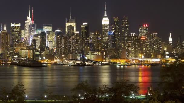 Midtown Manhattan over de Hudson rivier — Stockvideo