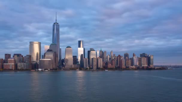 Manhattan over de Hudson rivier — Stockvideo