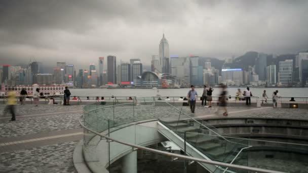 Mensen kijken lichtshow, Hong Kong — Stockvideo