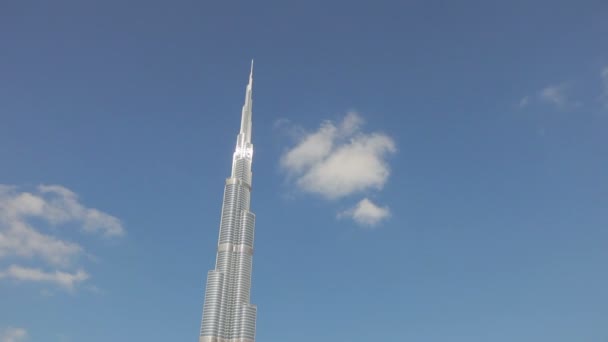 The Burj Khalifa in Dubai — Stock Video