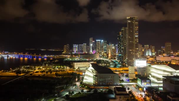 Biscayne Boulevard och horisonten av Miami — Stockvideo