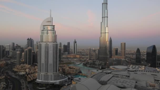 O Burj Khalifa e Dubai Mall em Dubai — Vídeo de Stock