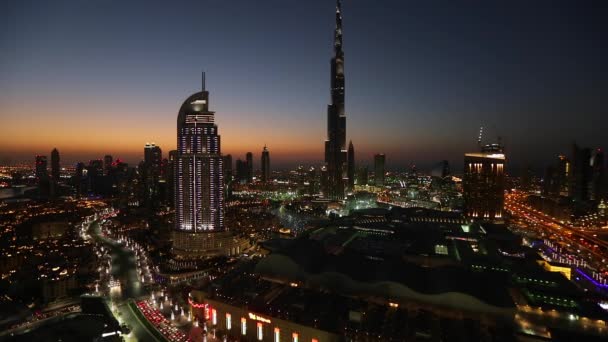 Burj Khalifa och Dubai Mall i Dubai — Stockvideo