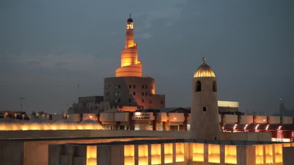 Mesquita em espiral de Kassem darwish fakhroo Centro Islâmico — Vídeo de Stock