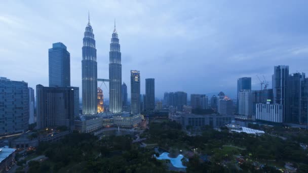 Petronas Twin Towers w Kuala Lumpur — Wideo stockowe