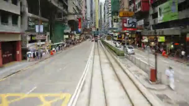 Tramvaj, která je spuštěna v centrální ostrov Hong Kong — Stock video