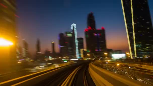 Viaje en el sistema de metro ferroviario elevado de Dubai — Vídeo de stock