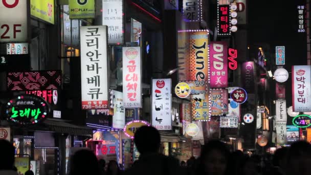 Entertainment district van Myeong-dong, Seoul — Stockvideo