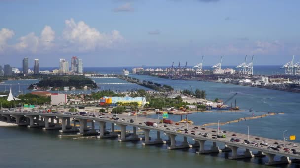 Mac Arthur Causeway és a Port of Miami — Stock videók