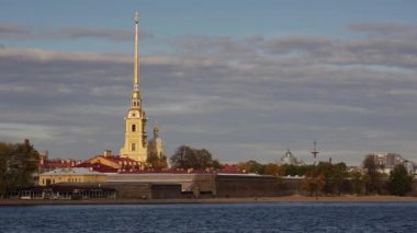 Peter ve Paul Fortress Neva nehir üzerinde
