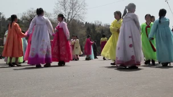 Danza di massa per le strade, Pyongyang — Video Stock