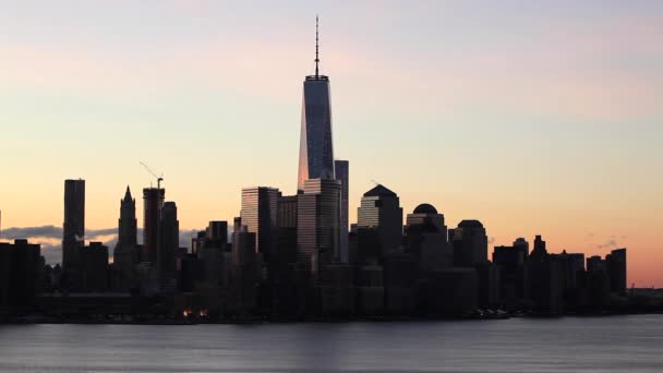 Manhattan over de Hudson rivier — Stockvideo