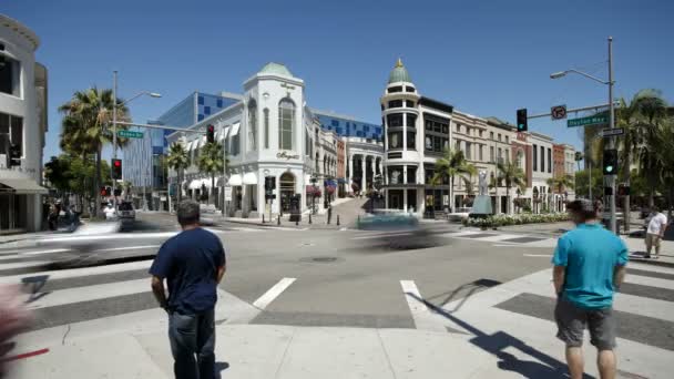 Транспортні засоби на Родео-Драйв,, Лос-Анджелес — стокове відео