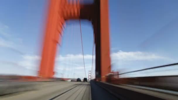 Jízda přes Golden Gate Bridge — Stock video