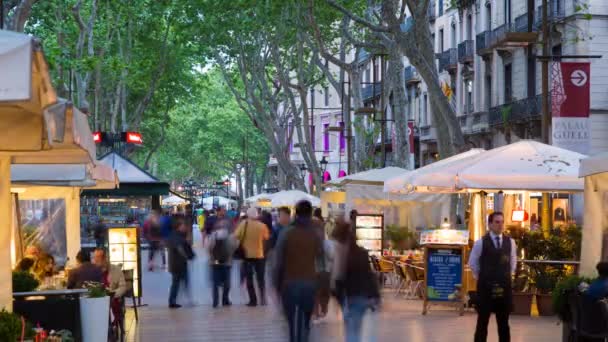 La Rambla Caddesi, Barcelona yürüyüş — Stok video