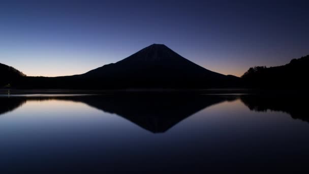 Lever de soleil sur le lac Shoji et le mont Fuji — Video