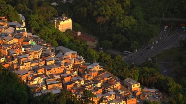 Guararopy Favela v Riu de Janeiro — Stock video