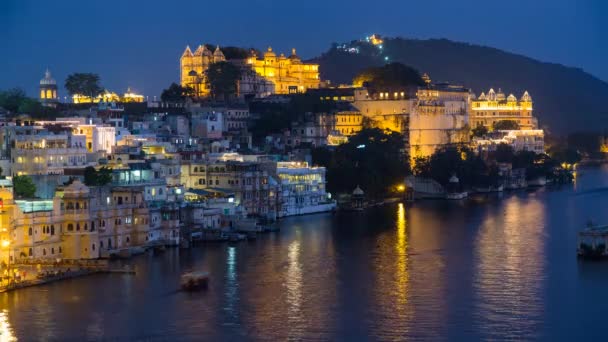 Lago Pichola e o Palácio da Cidade em Udaipur — Vídeo de Stock