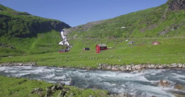 Prédios tradicionais pintados de vermelho, Noruega — Vídeo de Stock