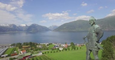Frithiof bronz heykeli, Vangsnes