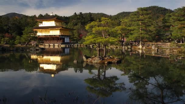 Kinkaku-ji of gouden paviljoen, Japan — Stockvideo