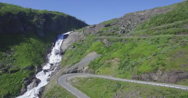 Sendeelvi waterfall, Norway — Stock Video