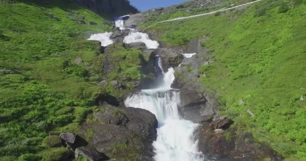 Sendeelvi waterfall, Norway — Stock Video