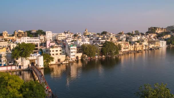 Lago Pichola e o Palácio da Cidade em Udaipur — Vídeo de Stock