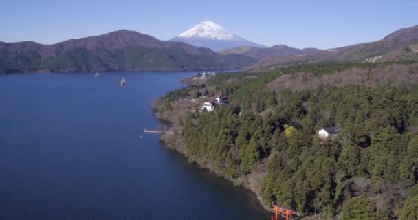 背後に富士山と芦ノ湖 — ストック動画