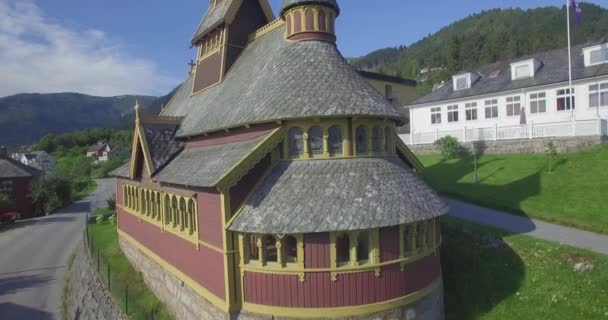 St. Olafs Anglican Stave Church, Balestrand — Stock Video