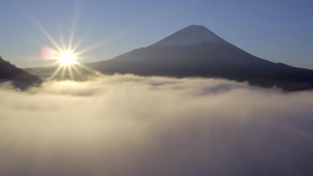 Salida del sol sobre el lago Shoji y el monte Fuji — Vídeos de Stock