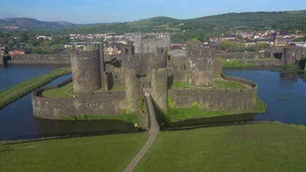 Caerphilly Castle Castell Caerffili Medieval Castle Dominating Centre Town Carphilly — Αρχείο Βίντεο