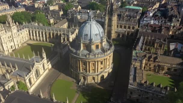 Aerial Radcliffe Camera Bodleian Library Oxford University Oxford City Centre — Stock video
