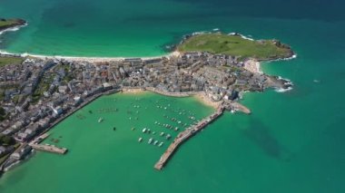 St. Ives 'ın hava manzarası, geleneksel Cornwall balıkçı köyü, İngiltere, İngiltere