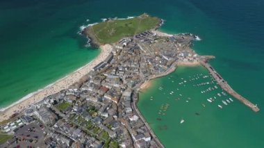 St. Ives 'ın hava manzarası, geleneksel Cornwall balıkçı köyü, İngiltere, İngiltere
