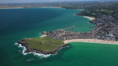 St. Ives 'ın hava manzarası, geleneksel Cornwall balıkçı köyü, İngiltere, İngiltere