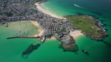 St. Ives 'ın hava manzarası, geleneksel Cornwall balıkçı köyü, İngiltere, İngiltere